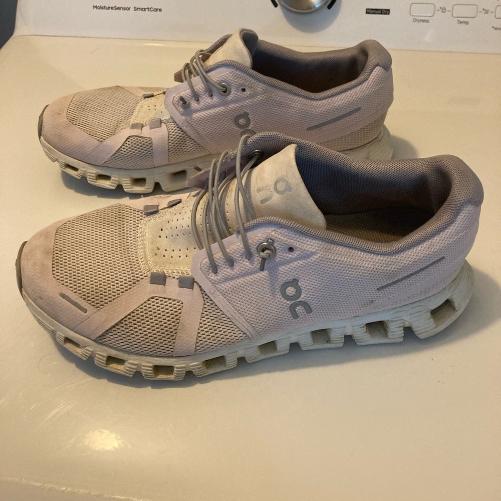 On Cloud 5 Running Shoes Womens Size 9 Lily Frost Purple Lavender - Picture 1 of 6
